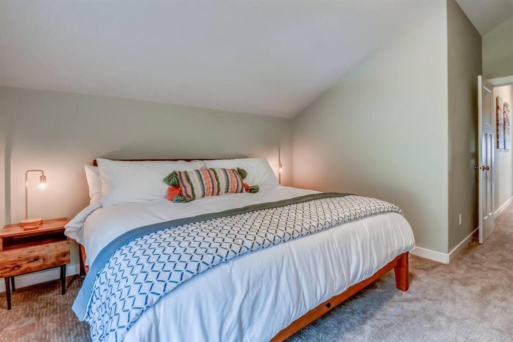 New Tri-Level Home With Ocean View And 3 En-Suite Bedrooms! Depoe Bay Dış mekan fotoğraf