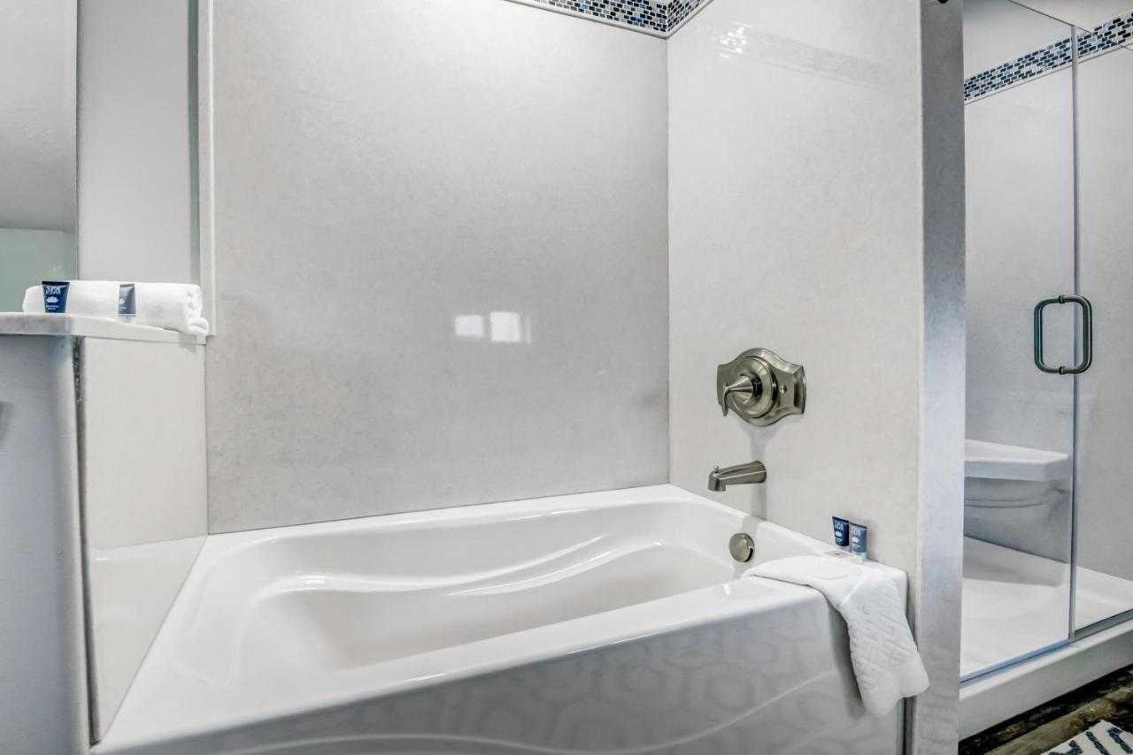 New Tri-Level Home With Ocean View And 3 En-Suite Bedrooms! Depoe Bay Dış mekan fotoğraf