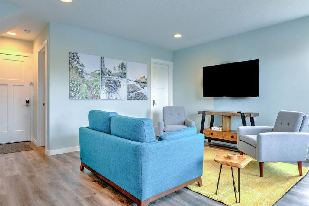 New Tri-Level Home With Ocean View And 3 En-Suite Bedrooms! Depoe Bay Dış mekan fotoğraf