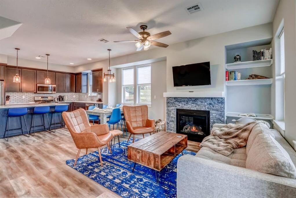 New Tri-Level Home With Ocean View And 3 En-Suite Bedrooms! Depoe Bay Dış mekan fotoğraf