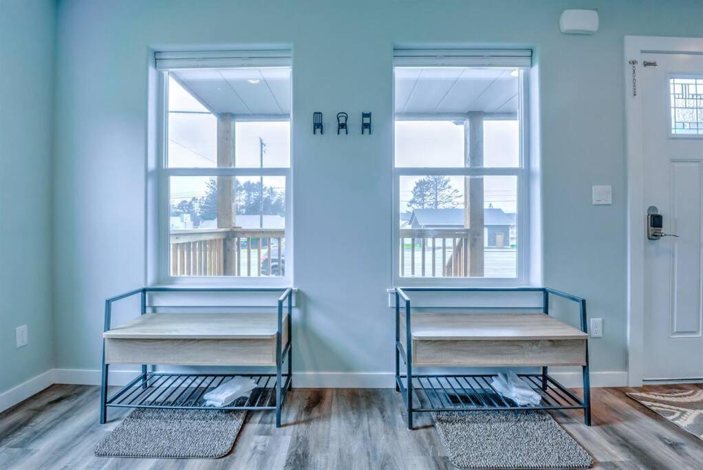 New Tri-Level Home With Ocean View And 3 En-Suite Bedrooms! Depoe Bay Dış mekan fotoğraf