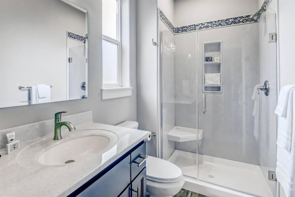 New Tri-Level Home With Ocean View And 3 En-Suite Bedrooms! Depoe Bay Dış mekan fotoğraf